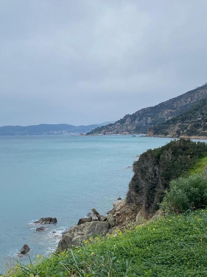 Appartamento Vista Mare Αλμπένγκα Εξωτερικό φωτογραφία