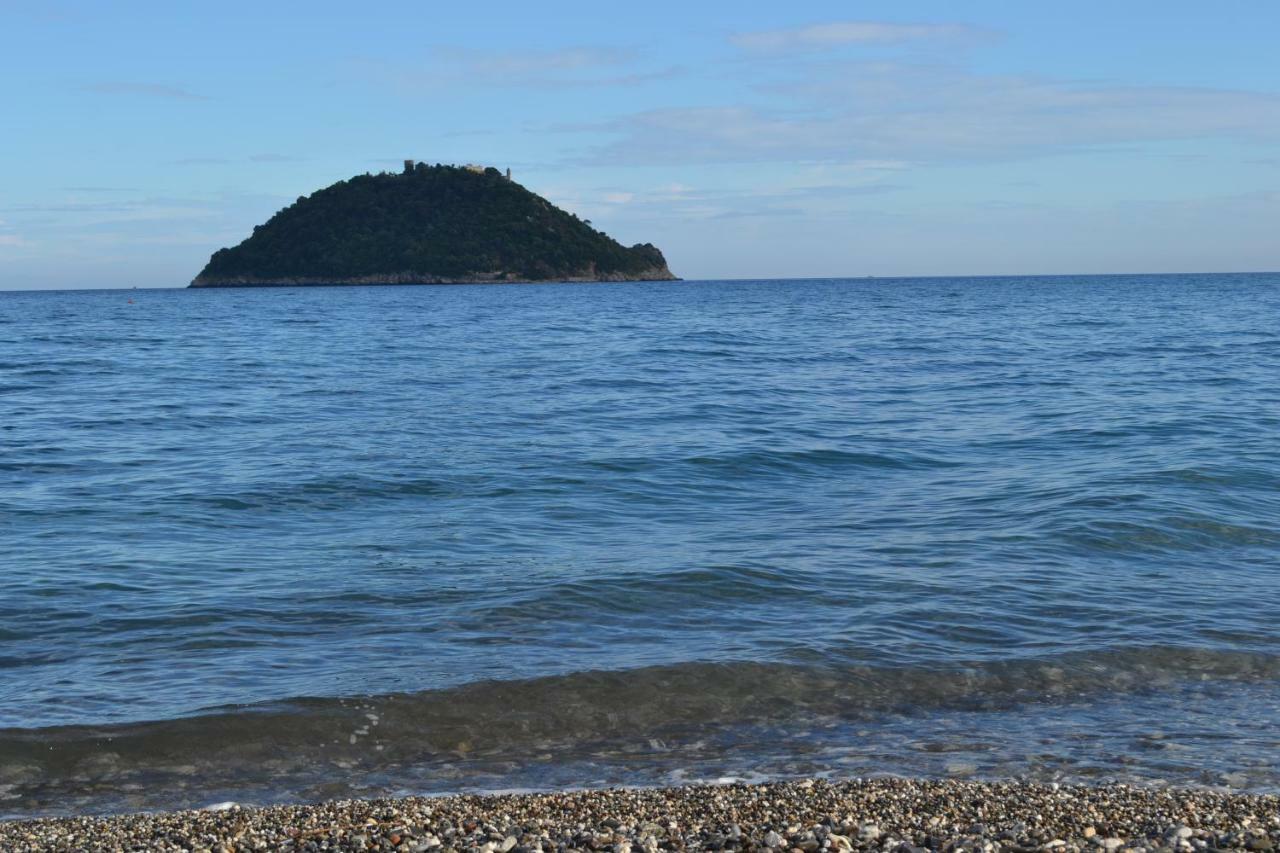 Appartamento Vista Mare Αλμπένγκα Εξωτερικό φωτογραφία