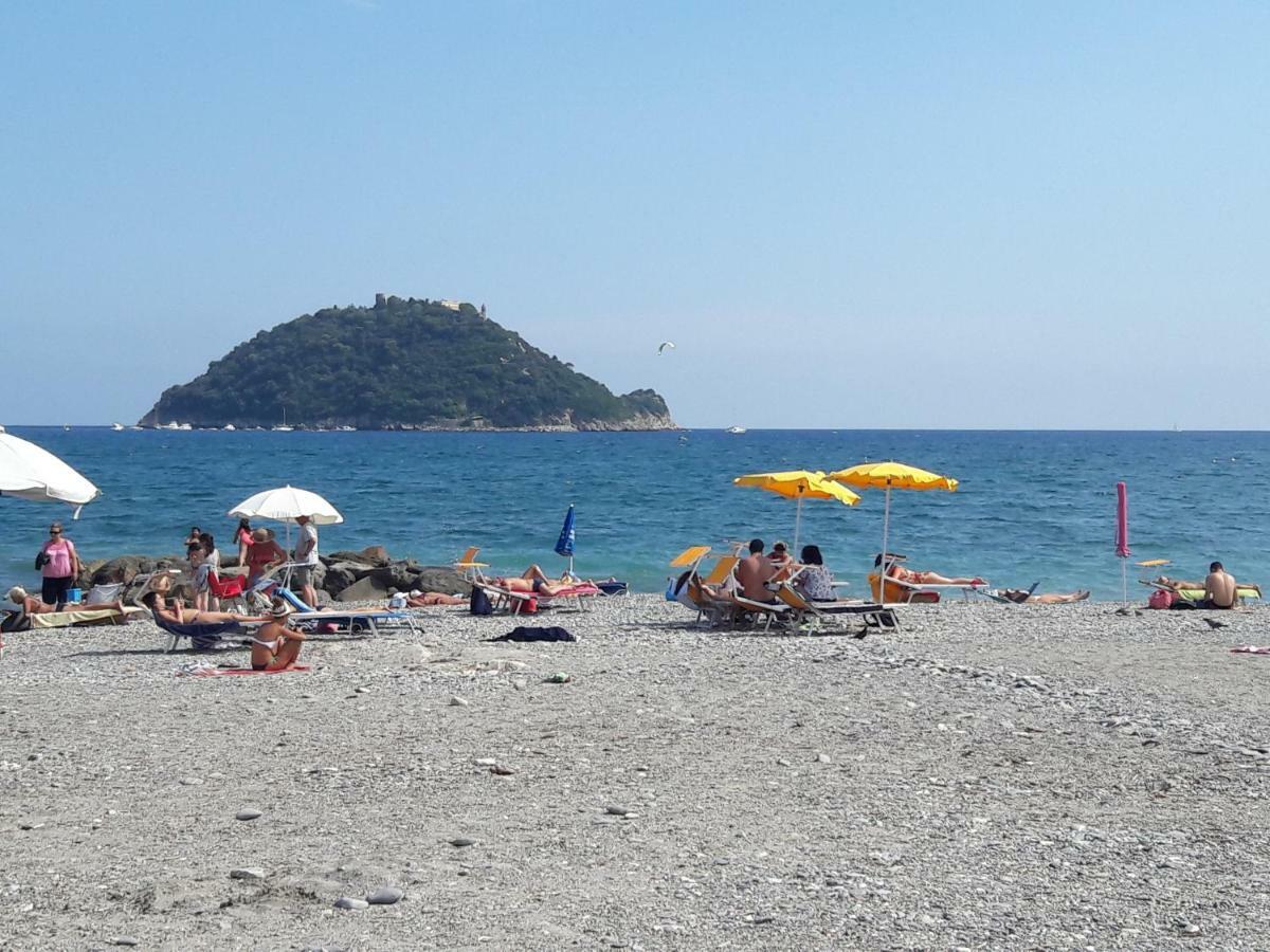 Appartamento Vista Mare Αλμπένγκα Εξωτερικό φωτογραφία
